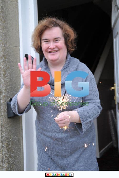 Susan Boyle Plays with Fireworks