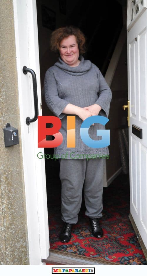 Susan Boyle Plays with Fireworks at Home