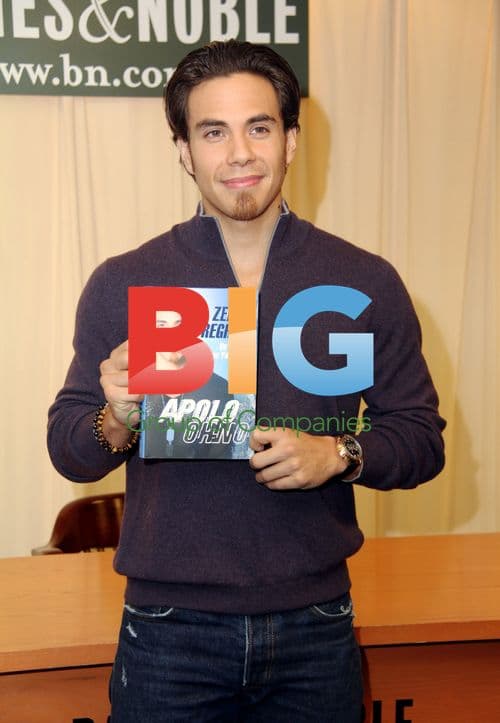 Apolo Ohno Book Signing