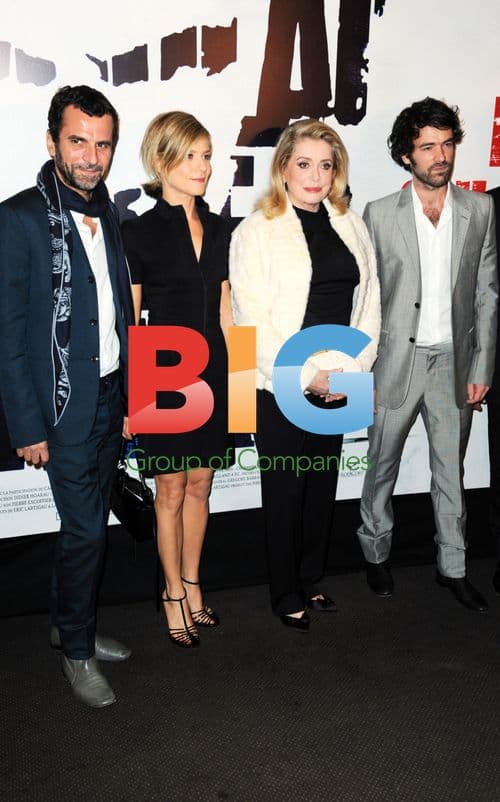 Actors at L'Homme qui voulait vivre sa vie Premiere