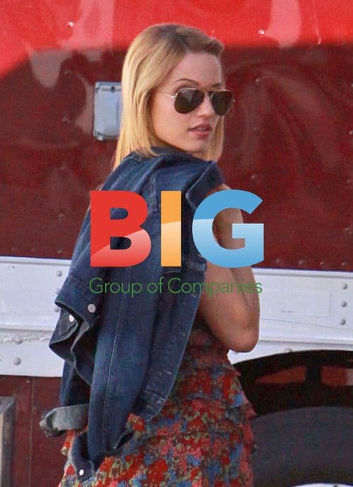 Dianna Agron on Glee Set