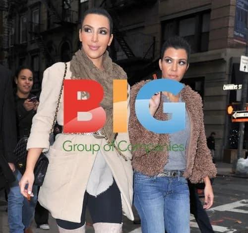 Kim and Kourtney Kardashian at NYC Cafe