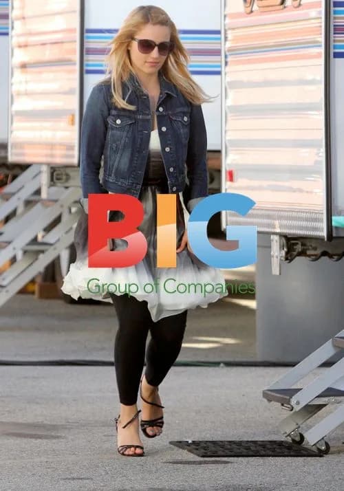 Dianna Agron on Glee set