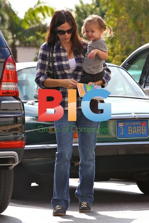 Jennifer Garner and daughter Seraphina on pony ride