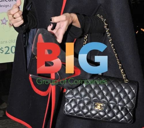 Kourtney and Kim Kardashian Leave Nail Salon