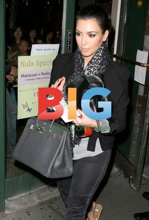 Kardashian Sisters on NYC Streets