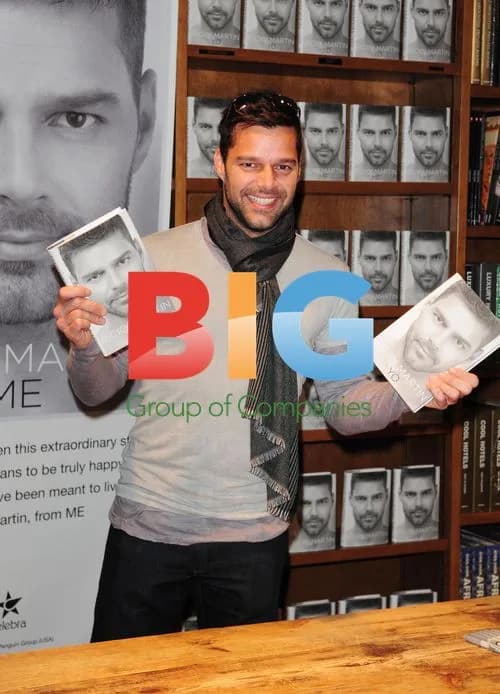 Ricky Martin Signing Books