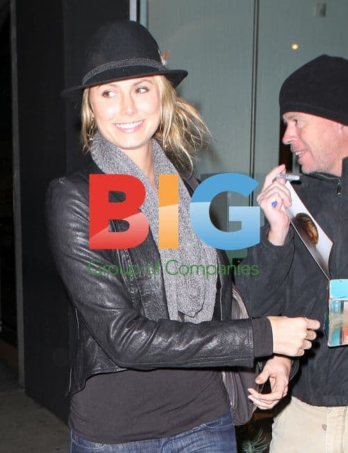 Stacy Keibler signing autographs