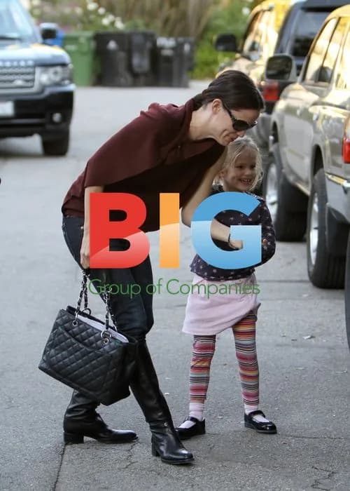 Jennifer Garner and Violet at Brentwood Play Date