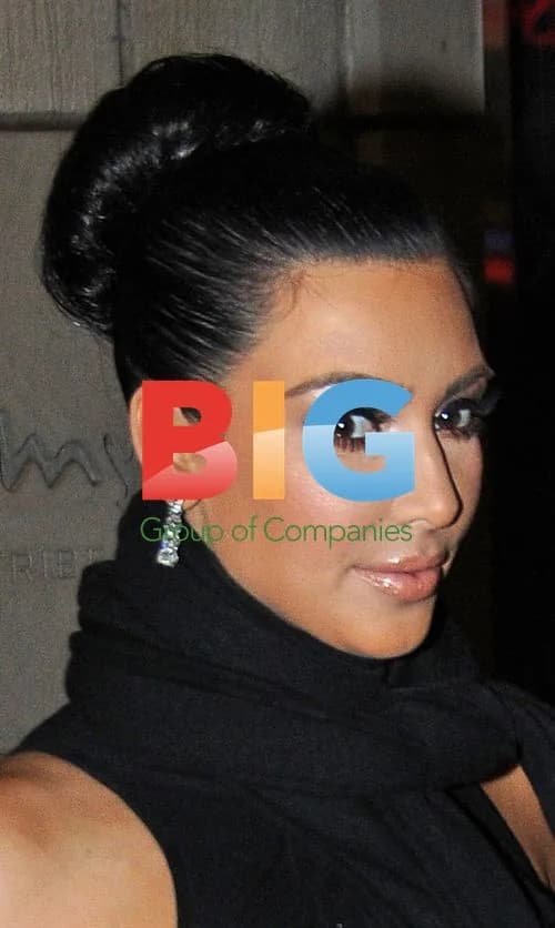 Kim Kardashian leaves NYC hotel
