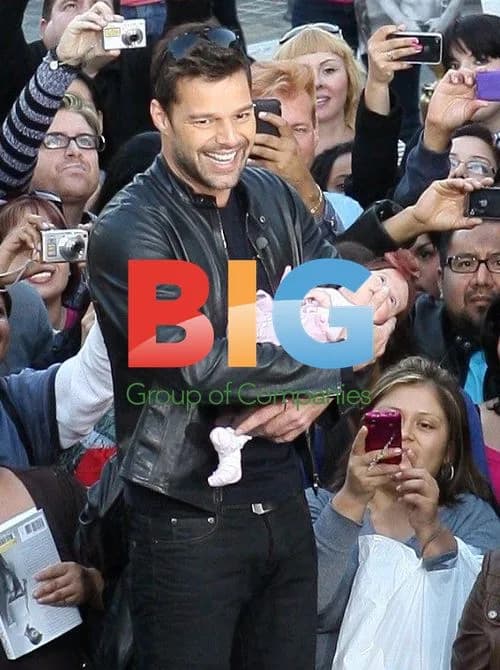 Ricky Martin Interviewed by Mario Lopez
