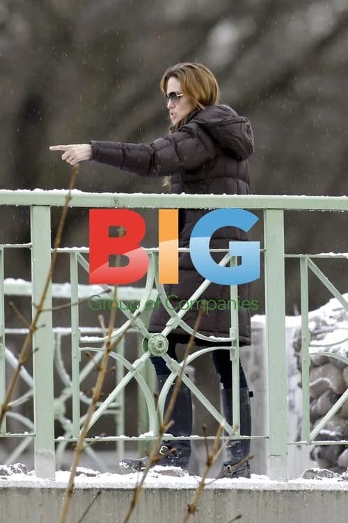 Angelina Jolie Films Battle Scene