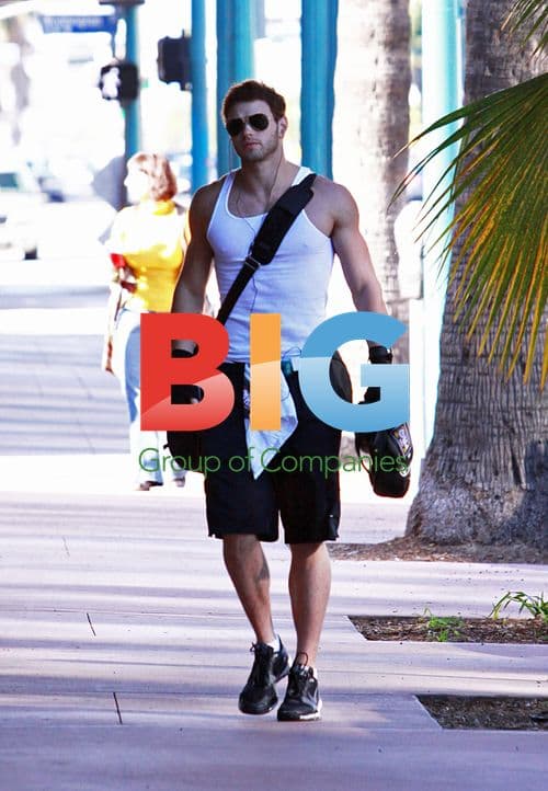 Kellan Lutz at Boxing Gym