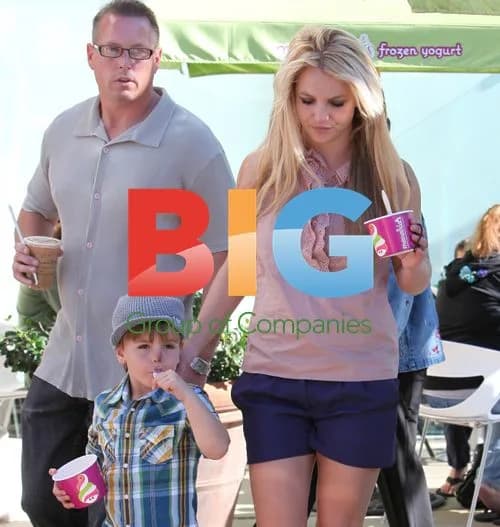 Britney Spears Gets Frozen Yogurt with Son