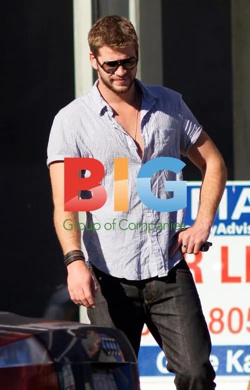Liam Hemsworth at Little Door Cafe