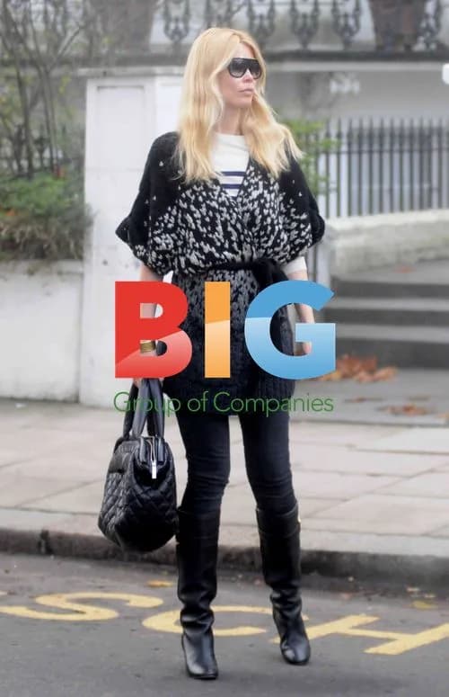 Claudia Schiffer Out on School Run