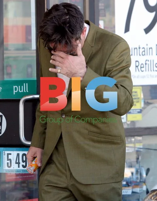 David Arquette Spotted at 7-11 Without Wedding Ring