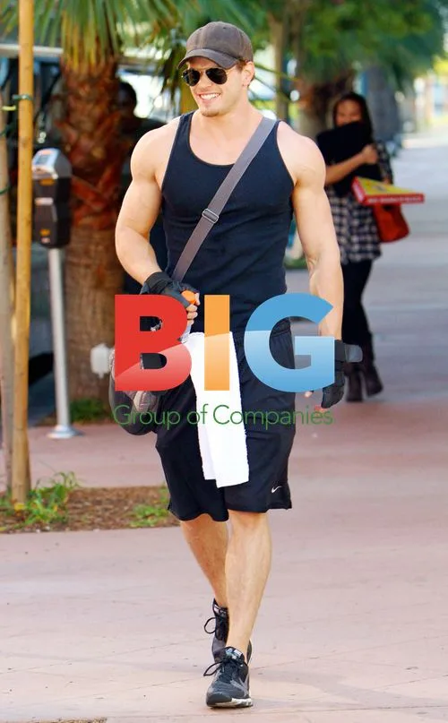 Kellan Lutz Leaving Gym in Studio City