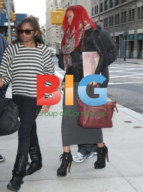 Rihanna Arrives With New Album