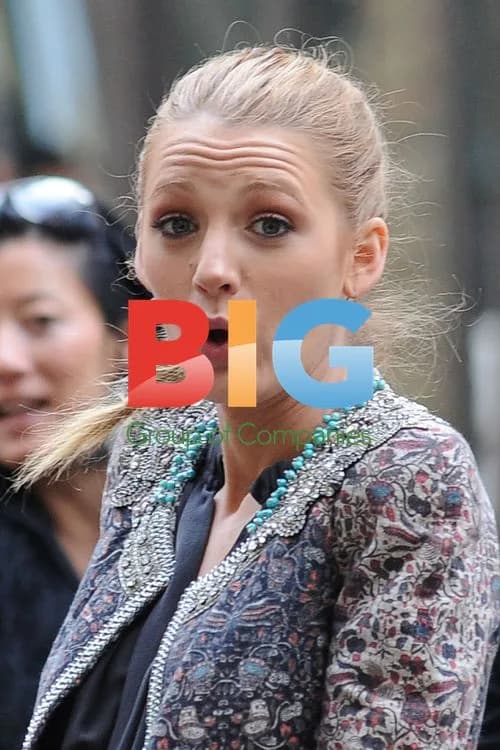 Blake Lively Unveils Swarovski Star for Rockefeller Tree