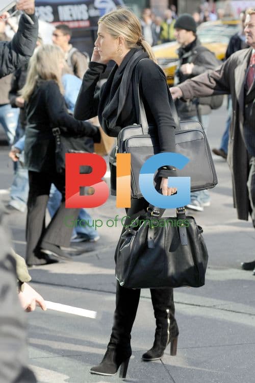 Jennifer Aniston and Paul Rudd filming Wanderlust