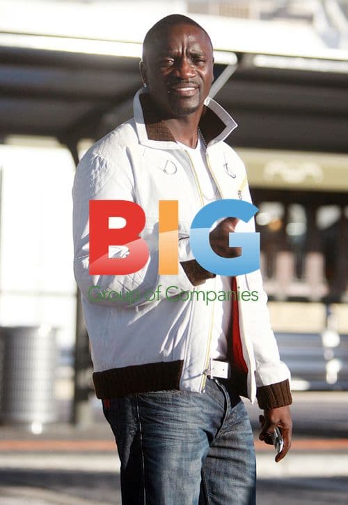 Akon arrives at Perth Airport