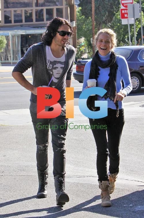 Russel Brand grabs coffee in West Hollywood