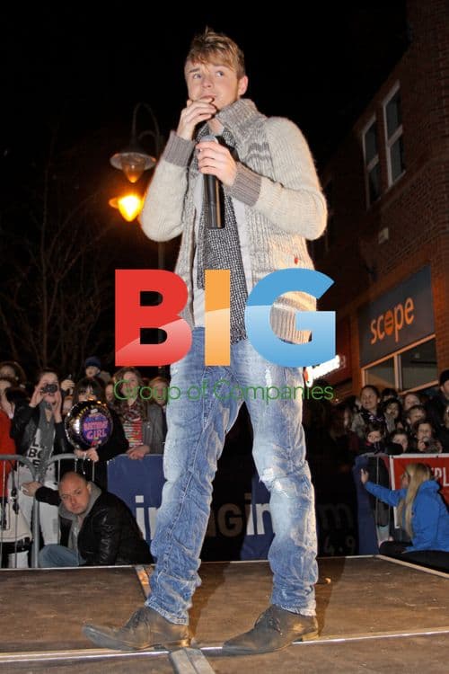 Lloyd Daniels Turns on Christmas Lights