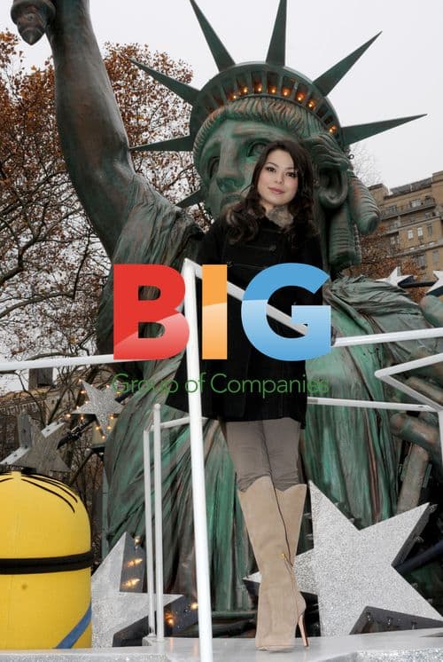 Miranda Cosgrove at 2010 Macy's Parade
