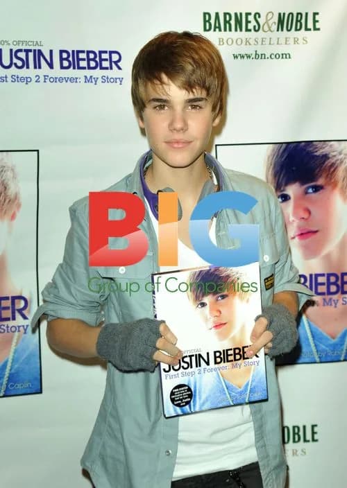 Justin Bieber Signing New Book