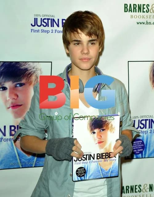 Justin Bieber Signing New Book