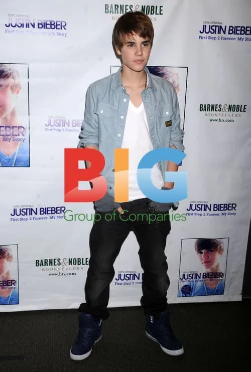 Justin Bieber signs book in NYC