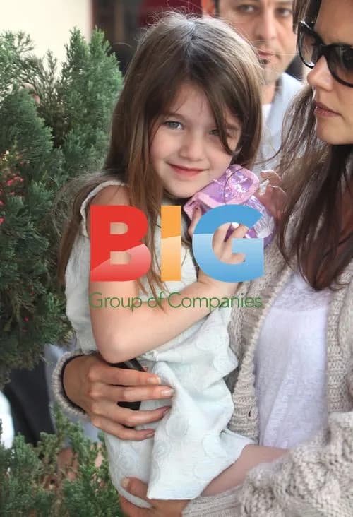 Katie Holmes and Suri Shopping in LA
