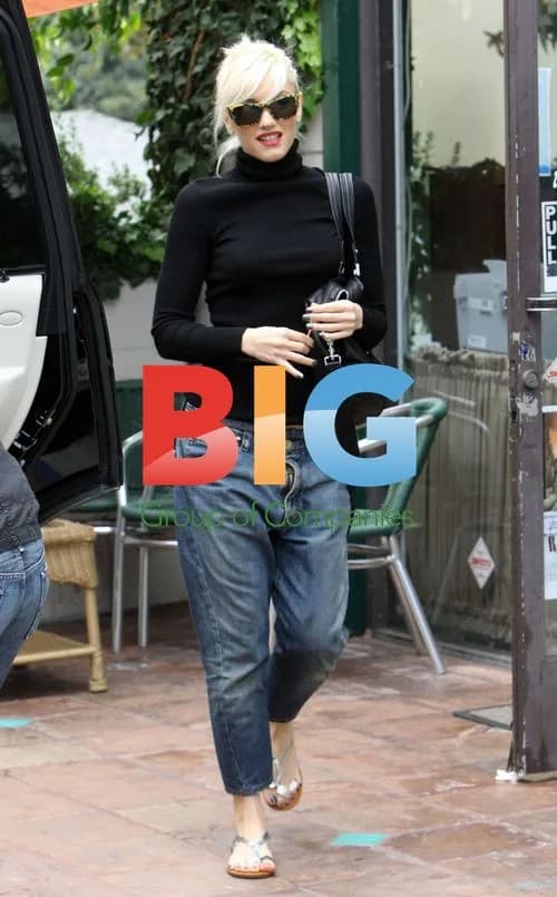 Gwen Stefani and Son Get Manicure, Give to Homeless