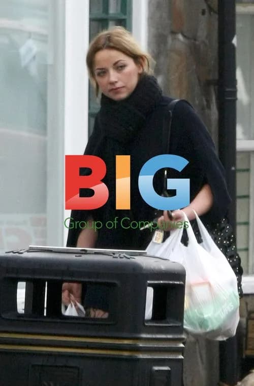 Charlotte Church Shops with Daughter