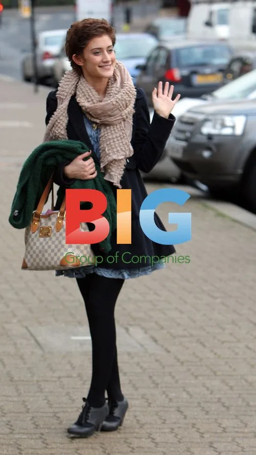 Katie Waissel Lunches with Mom in London