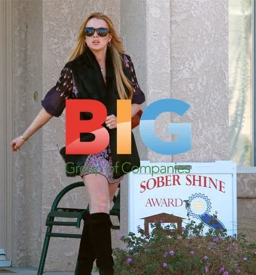 Lindsay Lohan Leaving Sober House