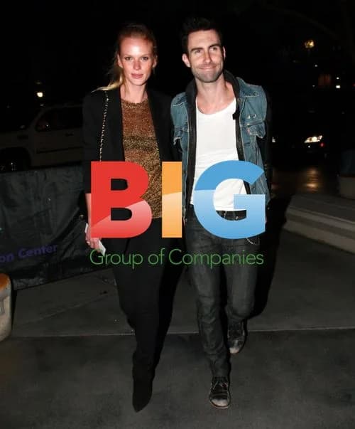 Adam Levine and Girlfriend at LA Lakers Game