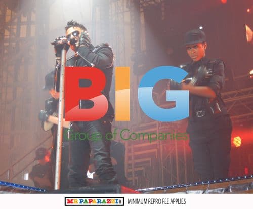 Peter Andre Performs After Hospital Stay