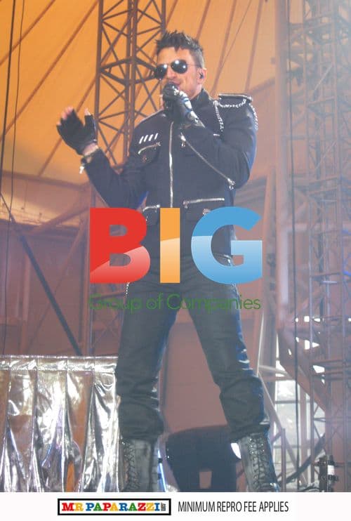 Peter Andre Performing After Hospital Visit