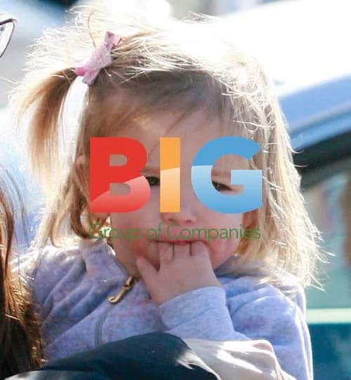 Jennifer Garner and Daughter Shopping at Target
