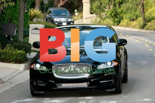 Beckhams take new Jaguar for a spin