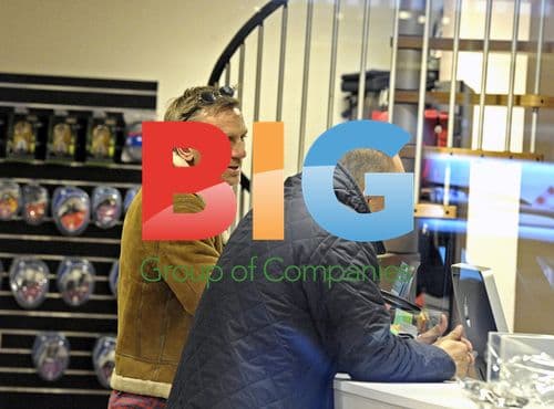 Daniel Craig Goes Shopping