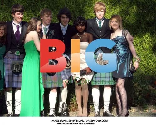 Gamu Nhengu and Friends at Prom
