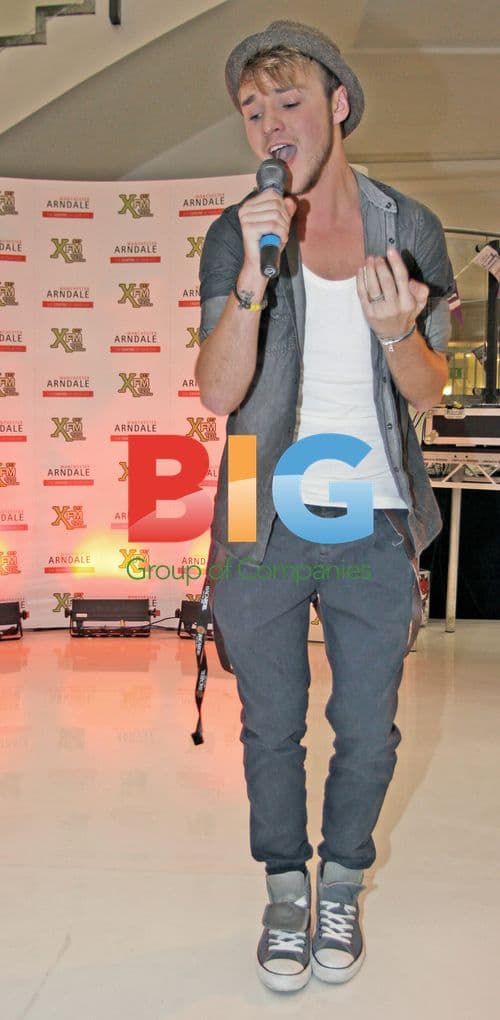 Lloyd Daniels Performs at Manchester Arndale