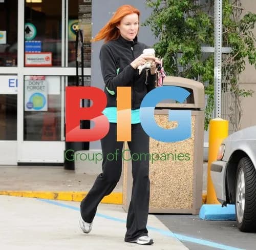 Marcia Cross picking up coffee in Santa Monica