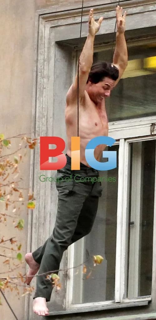 Tom Cruise on 'Mission Impossible 4' set