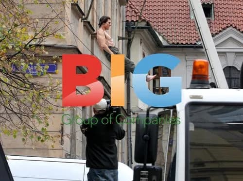Tom Cruise shooting 'Mission Impossible 4' in Prague