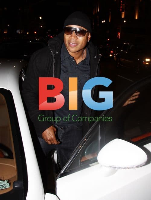 LL Cool J Leaving Restaurant