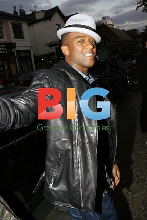 JLS Band Arriving at Studio